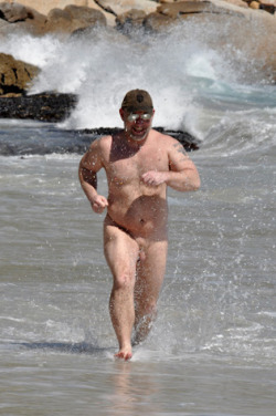 brentcage:  Nude beach run #2 More on Cageland: