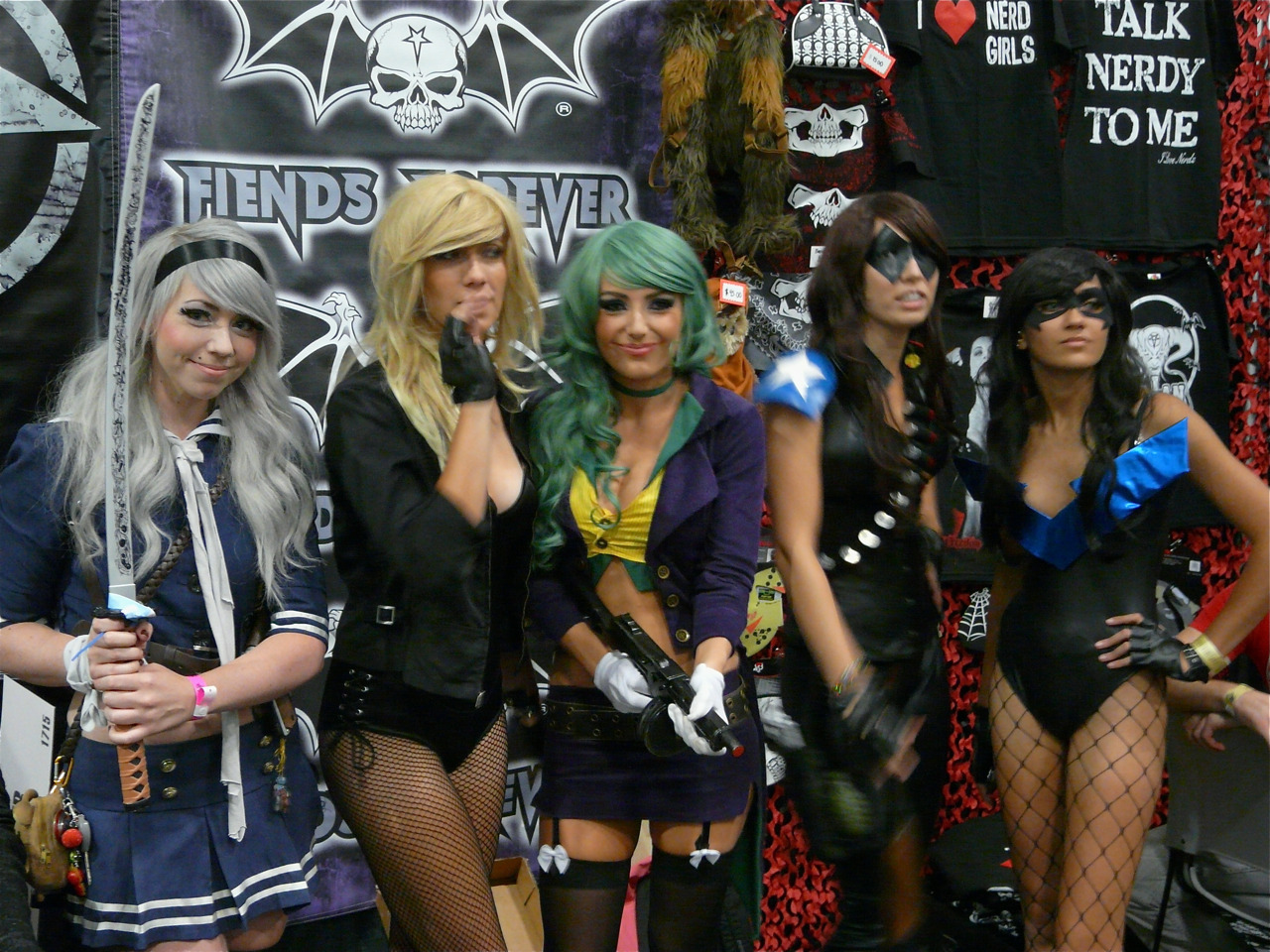 hands-in-the-air:  Stan Lee’s Comikaze Expo 2012 - DC Comics cosplay gallery 