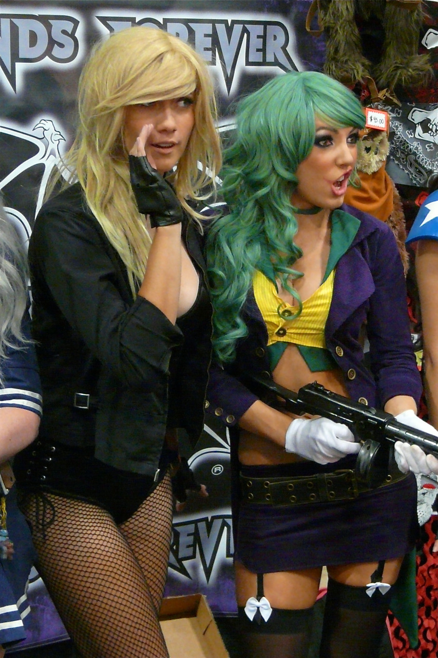 hands-in-the-air:  Stan Lee’s Comikaze Expo 2012 - DC Comics cosplay gallery 