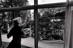 alwaysmarilynmonroe:  Marilyn waving to her fans in England during a Press Conference at The Savoy Hotel in July 1956. 