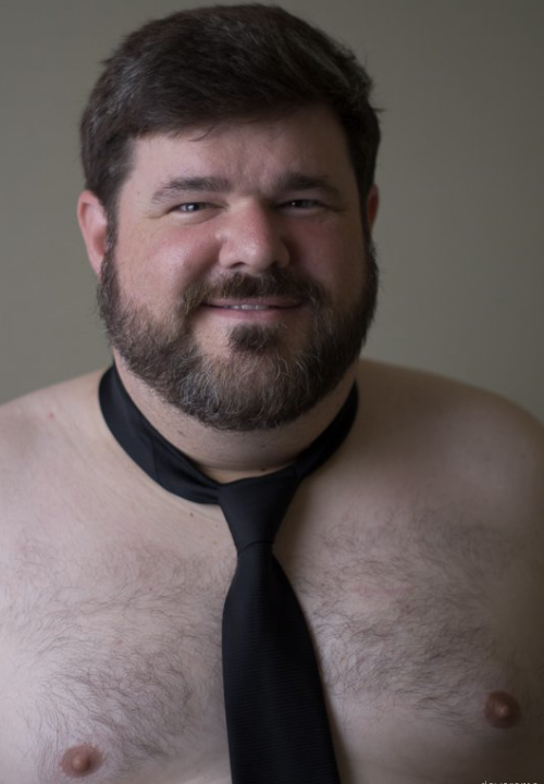 fhabhotdamncobs:chubhub: I have a thing for cute smiles, glowing eyes, beards, ties, the right amoun
