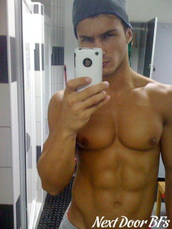 HOT PECS…