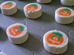 rlglamour:  Pumpkin sugar cookies! these