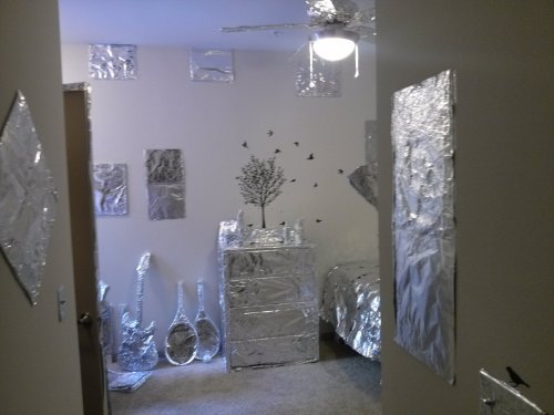 nohetero:  jlibengood:  This is just what happens when our roommate leaves his door unlocked for the weekend    futuuuuro, futuuuuuuro