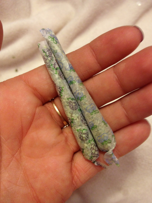 Sex missviolet420:  Yummm joints!! pictures