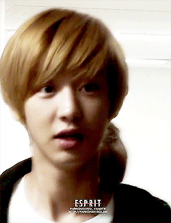 best-absolute-perfect-exo-planet:   That sly wink  SHIT MY OVARIES 