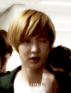 best-absolute-perfect-exo-planet:   That sly wink  SHIT MY OVARIES 