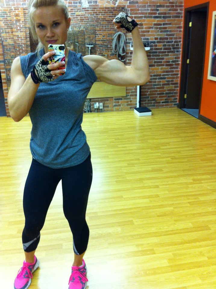 Gotta love a good looking strong woman. You know they take care of their body! 
