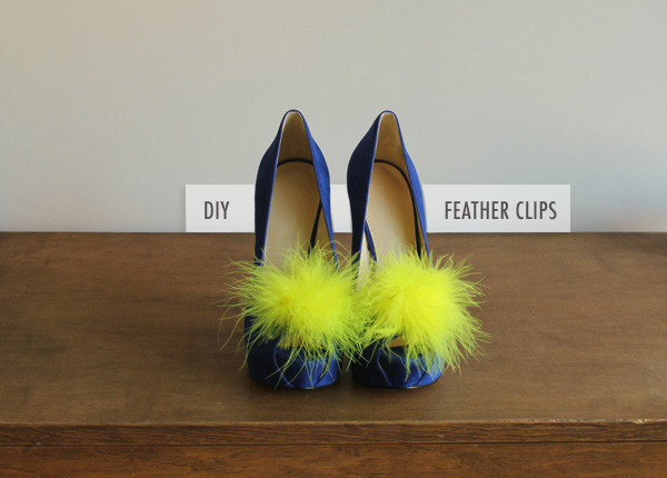 Feather Shoe Clips | Ruffled
If you wear a lot of plain shoes like I do, shoe clips are a fantastic way to dress them up. How awesome are these fluffy pom poms!? They’re actually really easy to make too. If you don’t like feathers on your feet, you...