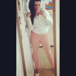 There are people who have money and people who are rich. #workclothes #mirraaapic #pinkpants #cocochanel  (Taken with Instagram)