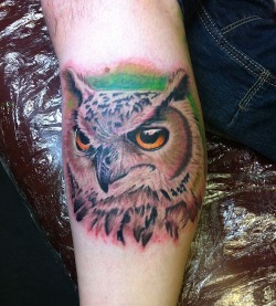 fuckyeahtattoos:  Owl tattoo done by Steve Wade at the All Seeing Eye Tattoo Lounge in Bradford, West Yorkshire. Instagram: @steve_wade_tattoos www.all-seeing-eye.co.uk Facebook: http://www.facebook.com/AllSeeingEyeTattoo