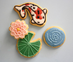fyeahlilbitoeverything:   Fish Pond Cookies  Mother of god. 