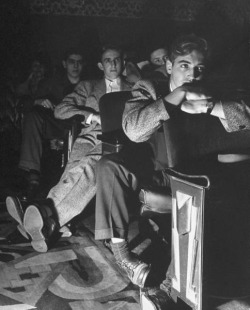 hala-abdelhamid:  At the Movies, 1945 “At the