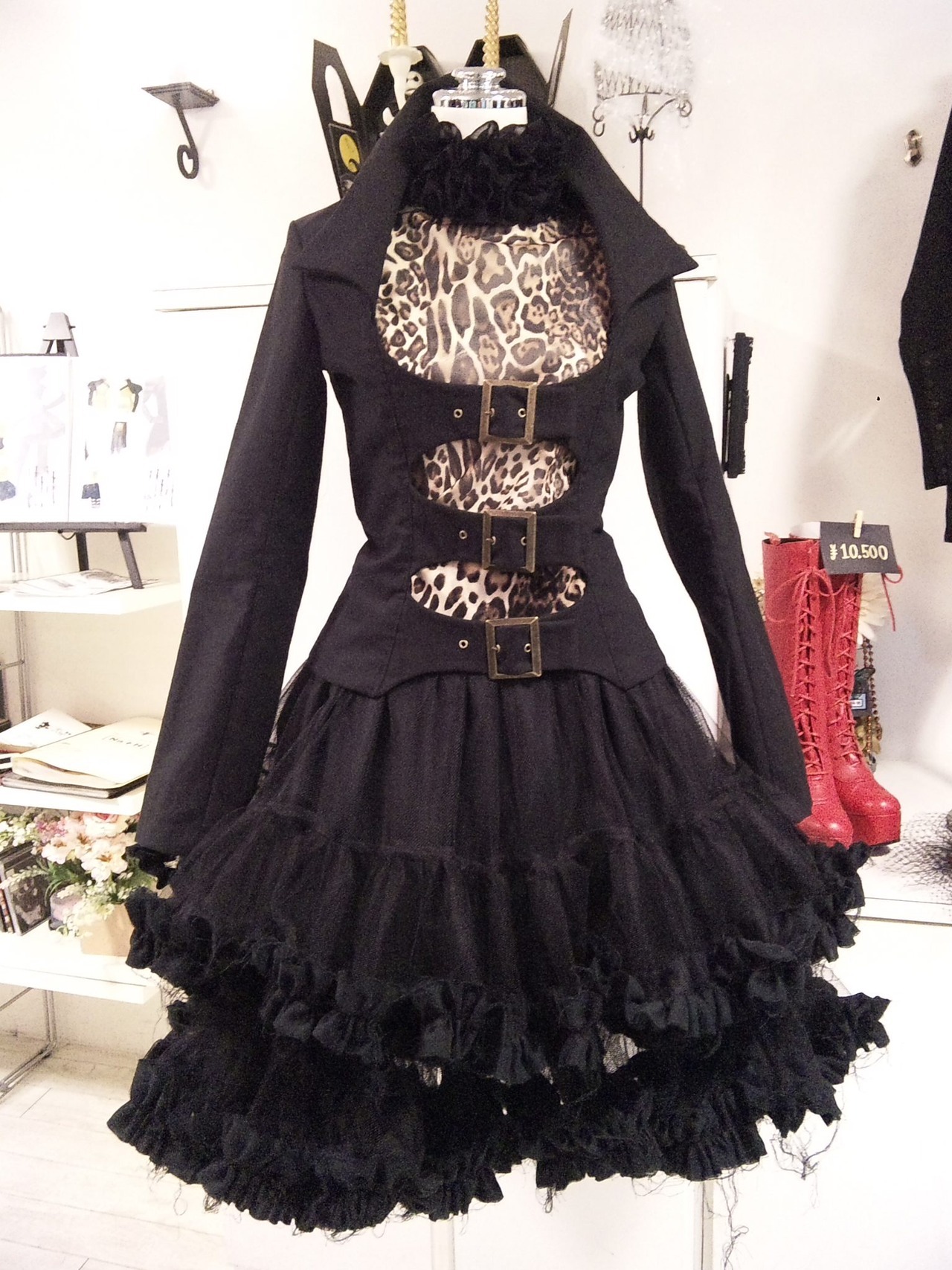 mementomori-dolltodevil:  ****NEW**** *Shop Coordinate* Na+H September 2012 From