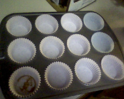 jennnythunder:  feffery:  feffery:  feffery:  IVE PLANTED CAYENNE PEPPER DUST IN ONE OF THESE  BAKING CUPS BECAUSE IM 9573% DONE WITH PPL IN MY FAMILY TOUCHING MY STUFF THIS IS GOING TO BE SO GOOD   I FEEL REALLY BAD ABOUT THIS NOW OMG  MY LITL SISTER