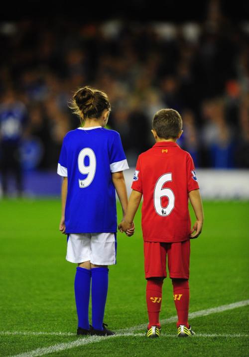 afootballreport:  Some things transcend rivalry. At Goodison Park this evening, Everton paid respect