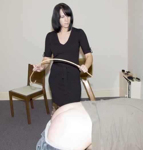 mistresstias-sk: he is in for it…..notice all of the brushes in the background