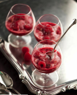 thecakebar:  Raspberry Lychee Sorbet Champagne! (recipe) 