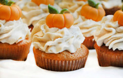 in-my-mouth:  Pumpkin Cupcakes 