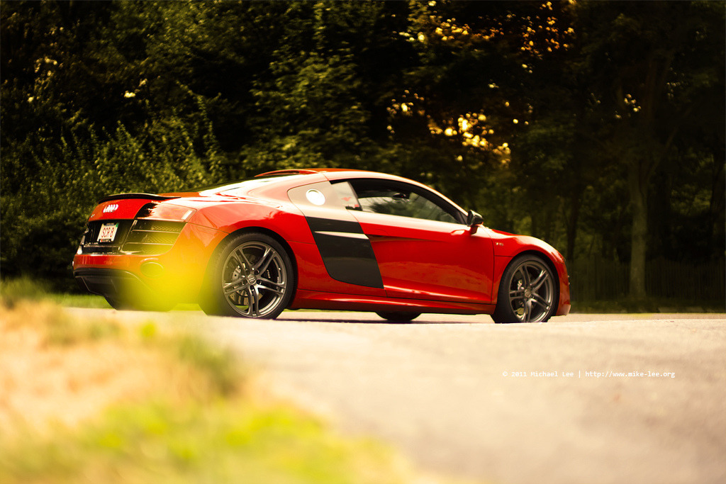 automotivated:  Audi R8 V10 (by leemiks) 