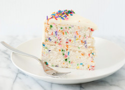 gastrogirl:  homemade funfetti cake. 