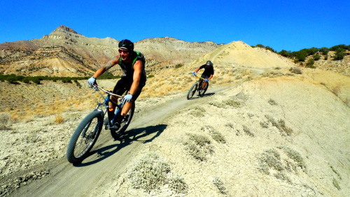 pkrides:  Surly crew rolling Fruita on the Krampus