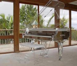 thegamzees:  redandtasty:   Glass piano  its so so ‘kawai’  get out 