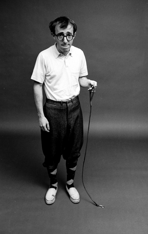 eugenny:  Woody Allen walking his pet ant, 1964. Photo by Steve Schapiro.