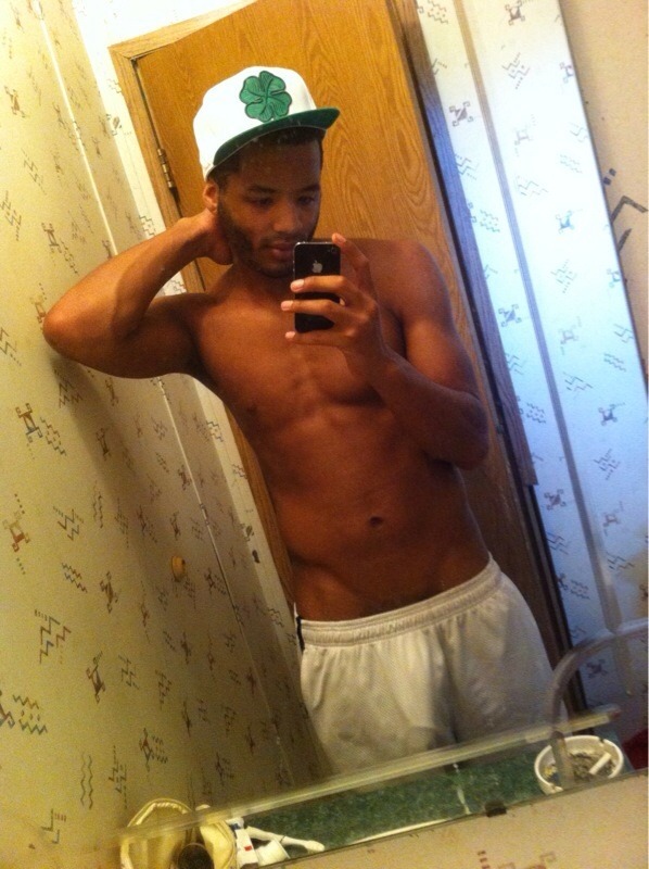 straightboyselfpics:  Derek; 25 The black beef cake