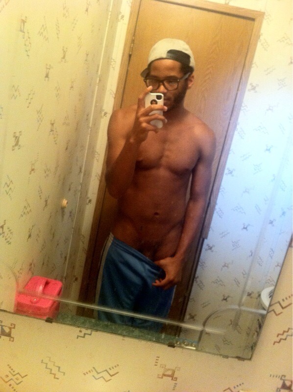 straightboyselfpics:  Derek; 25 The black beef cake