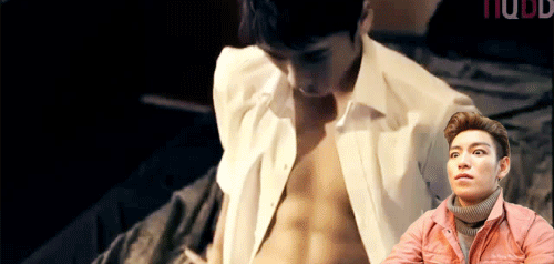 choi-shell-hyun:  T.O.P’s reaction to other members’ abs and also his…own..abs… 