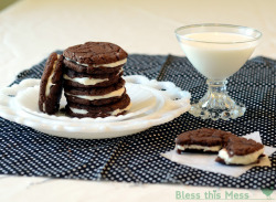 gastrogirl:  soft homemade cake mix oreos.