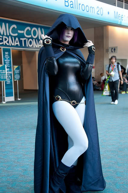 franksamp:  Killer Raven costume. Teen Titans - Raven adjusting her hood 