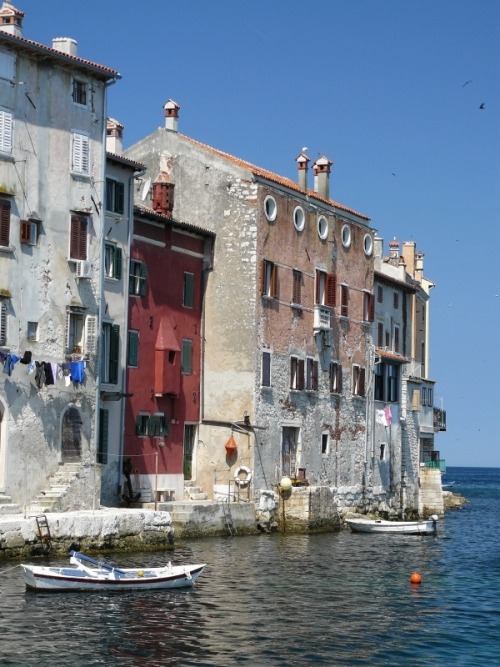 (via Rovinj old town, a photo from Istarska, Coast | TrekEarth) Rovinj, Croatia