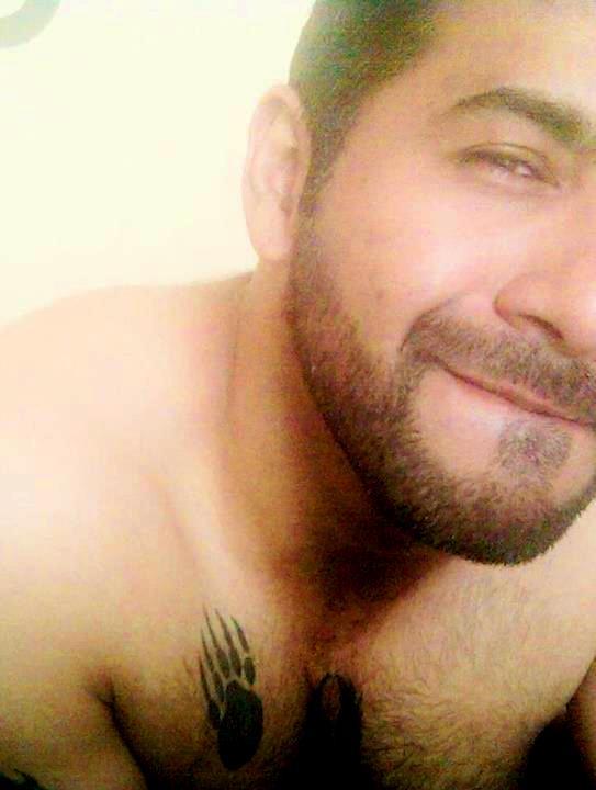 alwaysbeenstocky:  arabiandelights:  Indo Arab Bearded Smile   Frick that look and