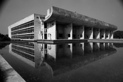 fiore-rosso:  The Assembly Hall Le Corbusier 1956