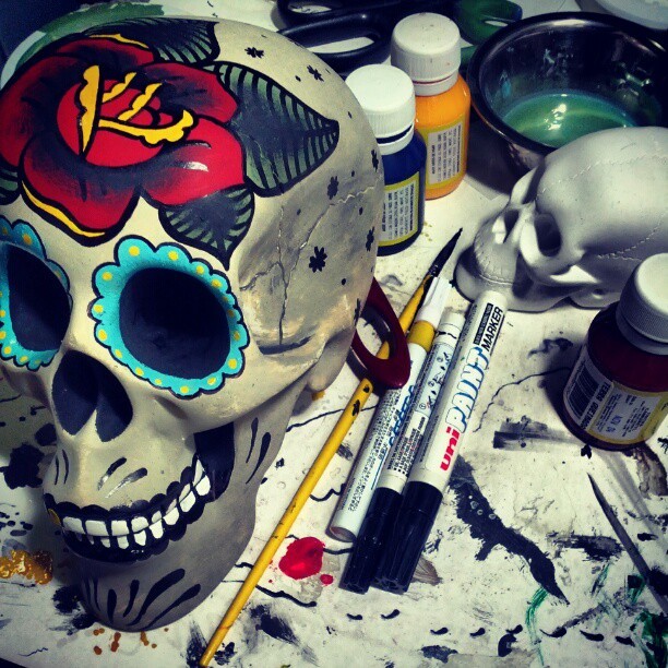 # Working #skull #mexico #calavera #skulls #paint #freehand #oldschool #tattoo #santamuerte #rose #brush #vuduloja #android #jellybean #galaxynexus #saopaulo #sp #brazil (Publicado com Instagram, no Vudu! vuduloja.com)