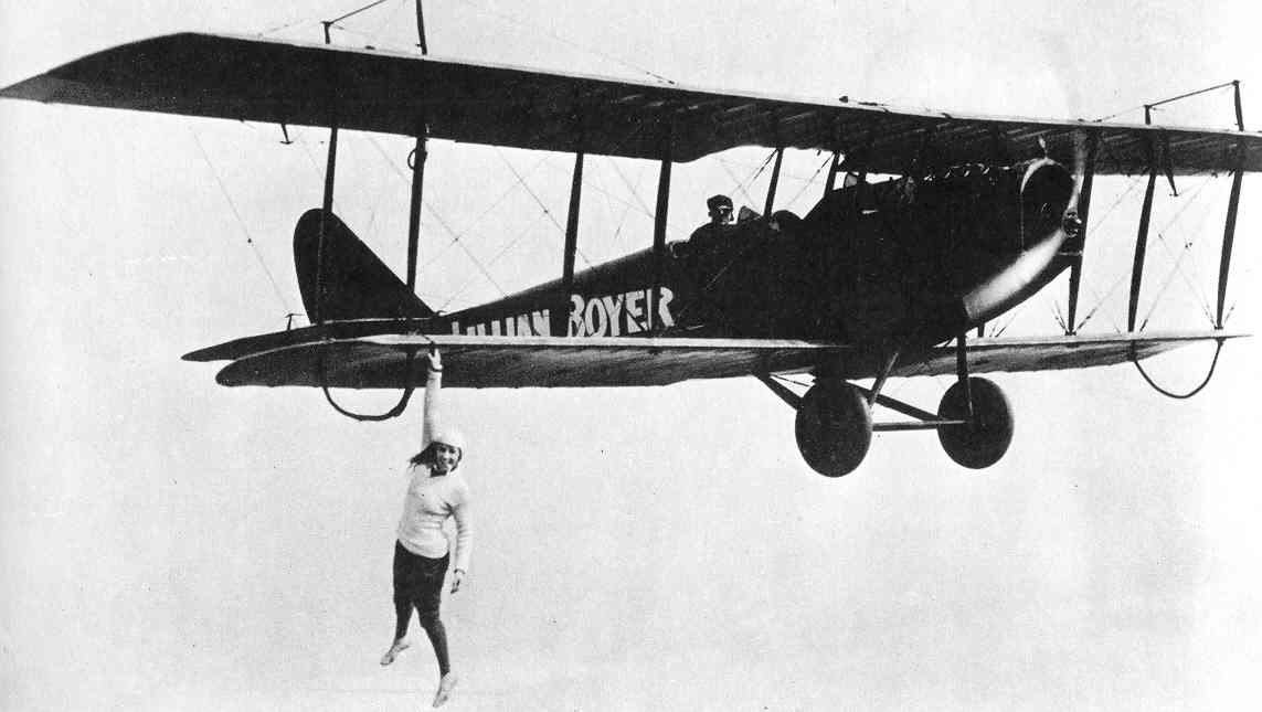 Lillian Boyer, aeronautic stunt-woman.