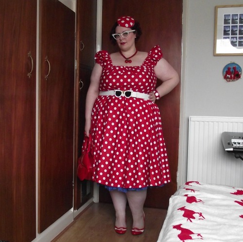 deathfatties:  Minnie Mouse inspired dress lollylikesfatshion.blogspot.co.uk for more pics an