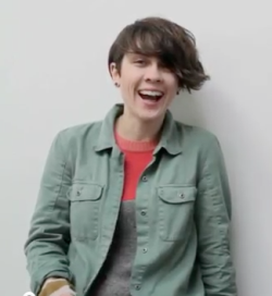 hannahorvath:  TEGAN. YOUR HAIR. 