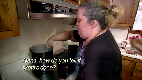makethespeakersblow:  lonelychav:  niggaimdeadass:  thagoodthings:  They are really trash I don’t get why they are reality famous?  this is actually a technique used all around the world by chefs to see if the spaghetti is cooked  She has great throwing