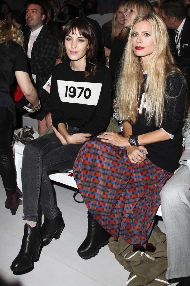 flyonvogue:  peachical:  i think this is my favourite outfit and picture of alexa