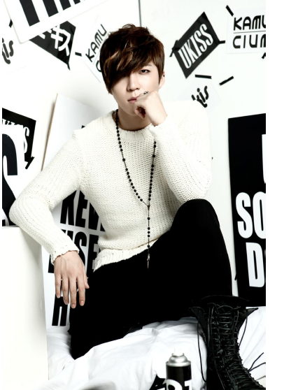keeseoppa:  UKISS - Soohyun, Kevin, Eli & Hoon - Stop Girl photobooklet   