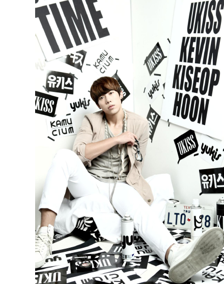 keeseoppa:  UKISS - Soohyun, Kevin, Eli & Hoon - Stop Girl photobooklet   