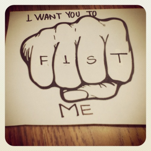 fistopen:  scbutch:  allanrebuli:  hiroff:  meaux-arts:  lets fist.   from Japan.  quem se habi