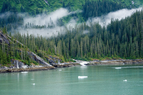 fiskarna:  Inside Passage Waterfalls by Joseph Kravis on Flickr. 