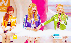afterschooldaze:Orange Caramel Sits Down with ‘MNet Wide News’ 120920