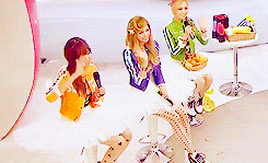 afterschooldaze:Orange Caramel Sits Down with ‘MNet Wide News’ 120920