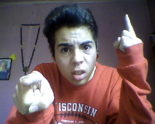 sr-conejo:  rebloguea ctm &gt;:c o te violo 