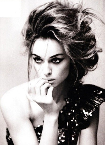 boulevard-of-teen-spirit:  Hair, makeup, and nails / fierce on We Heart It. http://weheartit.com/entry/37878018